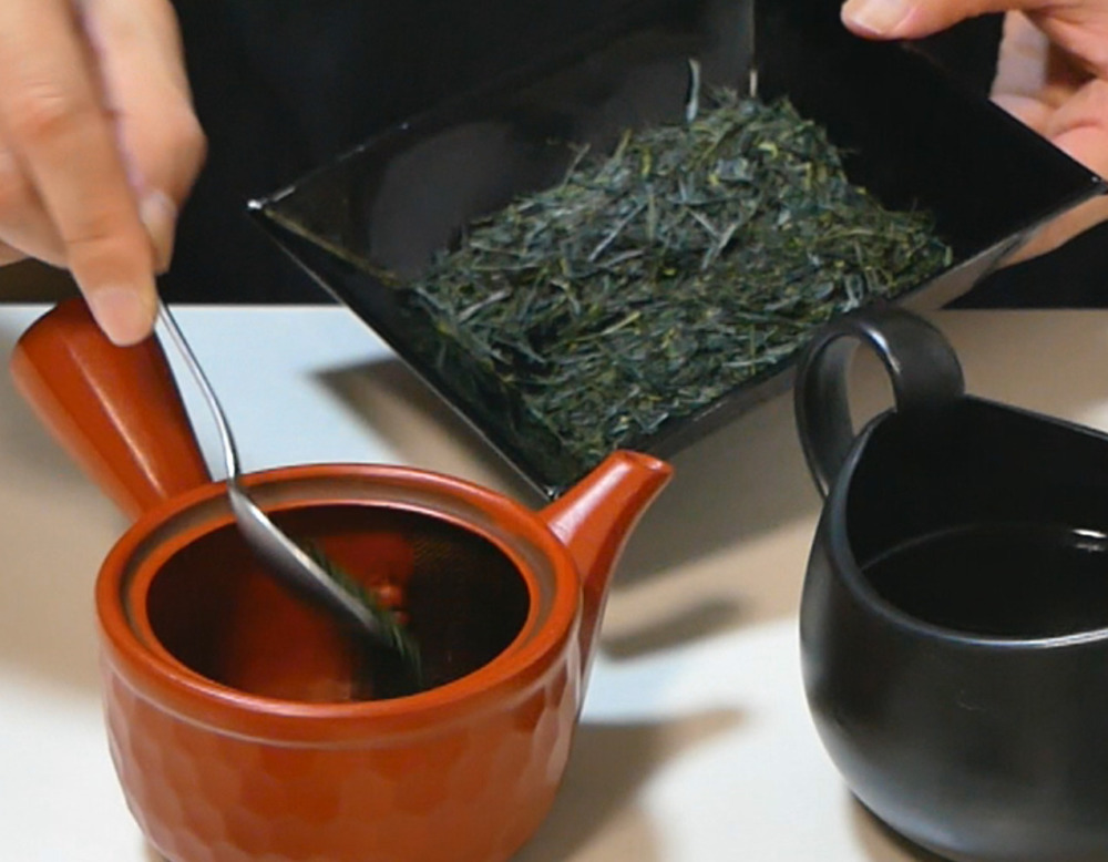 【狭山茶のギフトに最適】手摘み茶のお茶の量