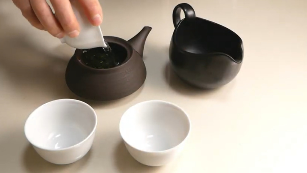 「煎茶の茶葉」の味の構造を壊さない淹れ方　浸出時間（急須でお茶を置いておく時間）