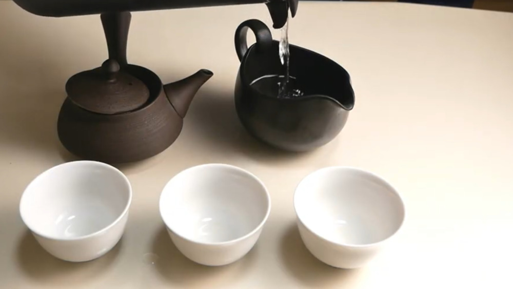 「煎茶の茶葉」の味の構造を壊さない淹れ方　お湯の量とお湯の温度