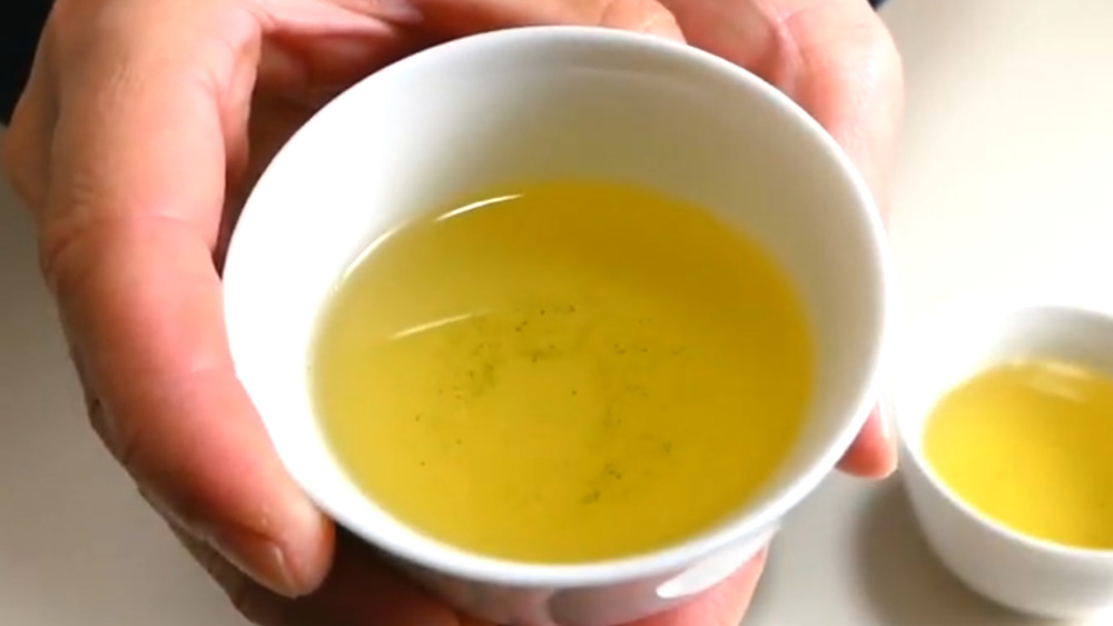 佐賀県　釜炒り製玉緑茶の浸出液